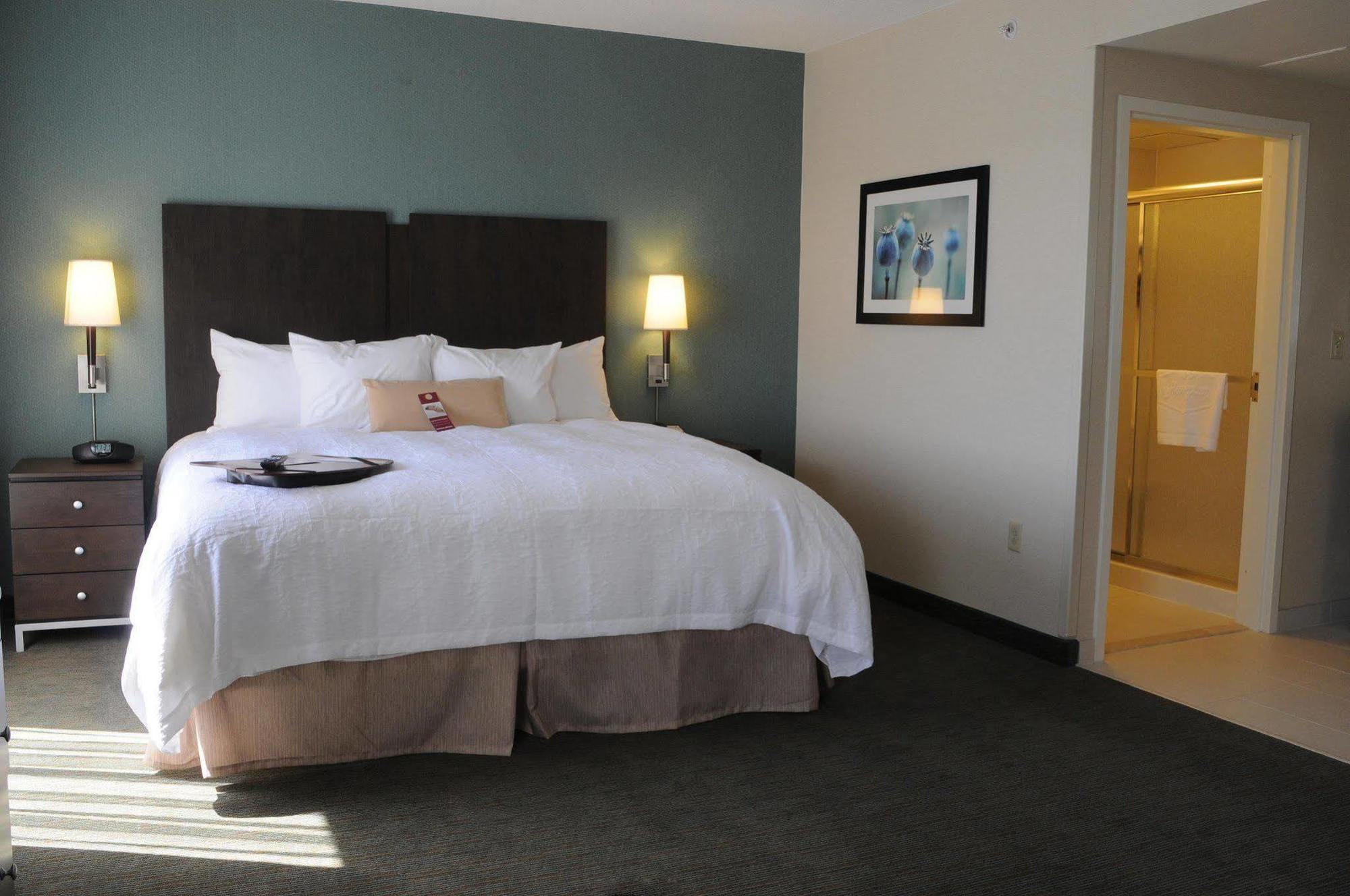Hampton Inn & Suites By Hilton Dartmouth - Halifax Номер фото